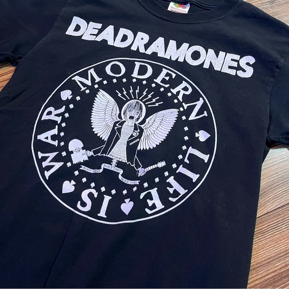 DEAD RAMONES Tee - Picture 2 of 9